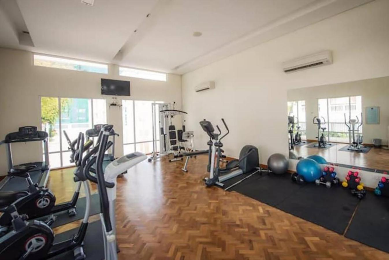 Tree Premier Suite Strait Quay Luxury Marina Suite Tanjung Tokong Екстериор снимка