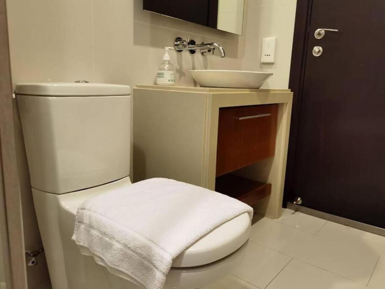 Tree Premier Suite Strait Quay Luxury Marina Suite Tanjung Tokong Екстериор снимка