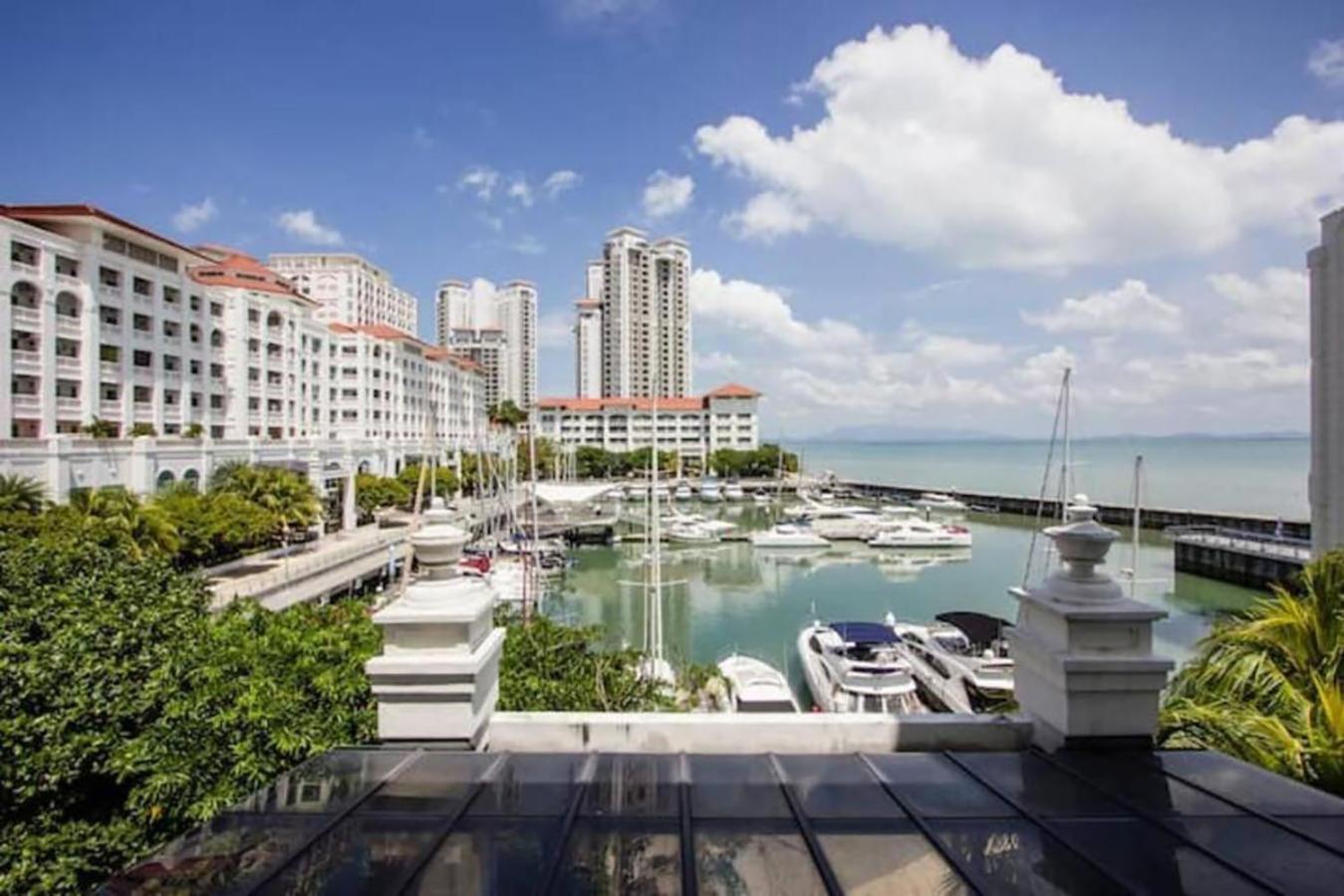 Tree Premier Suite Strait Quay Luxury Marina Suite Tanjung Tokong Екстериор снимка