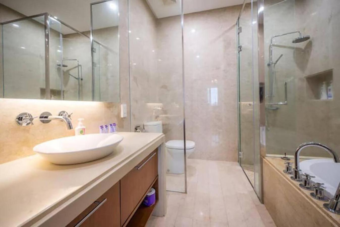 Tree Premier Suite Strait Quay Luxury Marina Suite Tanjung Tokong Екстериор снимка