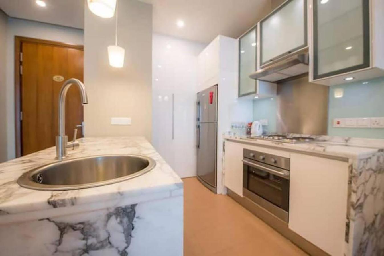 Tree Premier Suite Strait Quay Luxury Marina Suite Tanjung Tokong Екстериор снимка